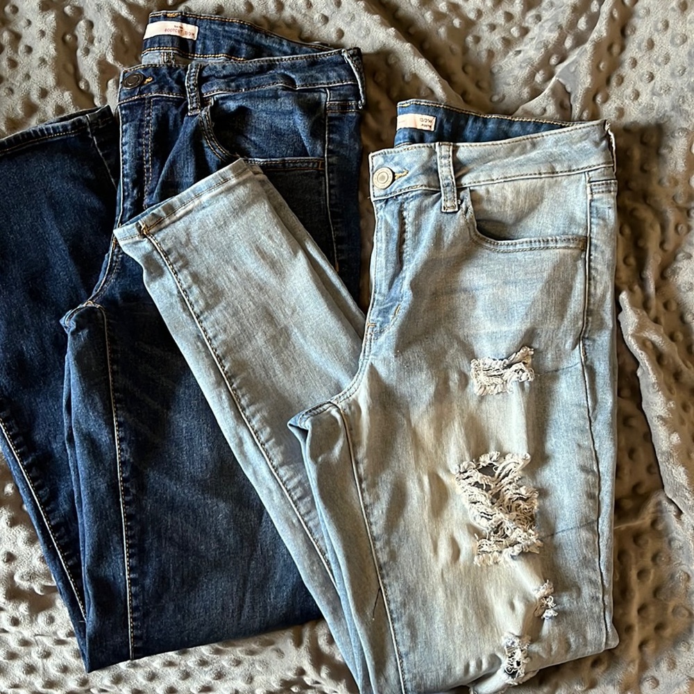 Lot of 2 pair So brand jeans